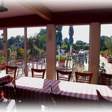 Hotel Lindenberger Hof Ahrensfelde Bagian luar foto