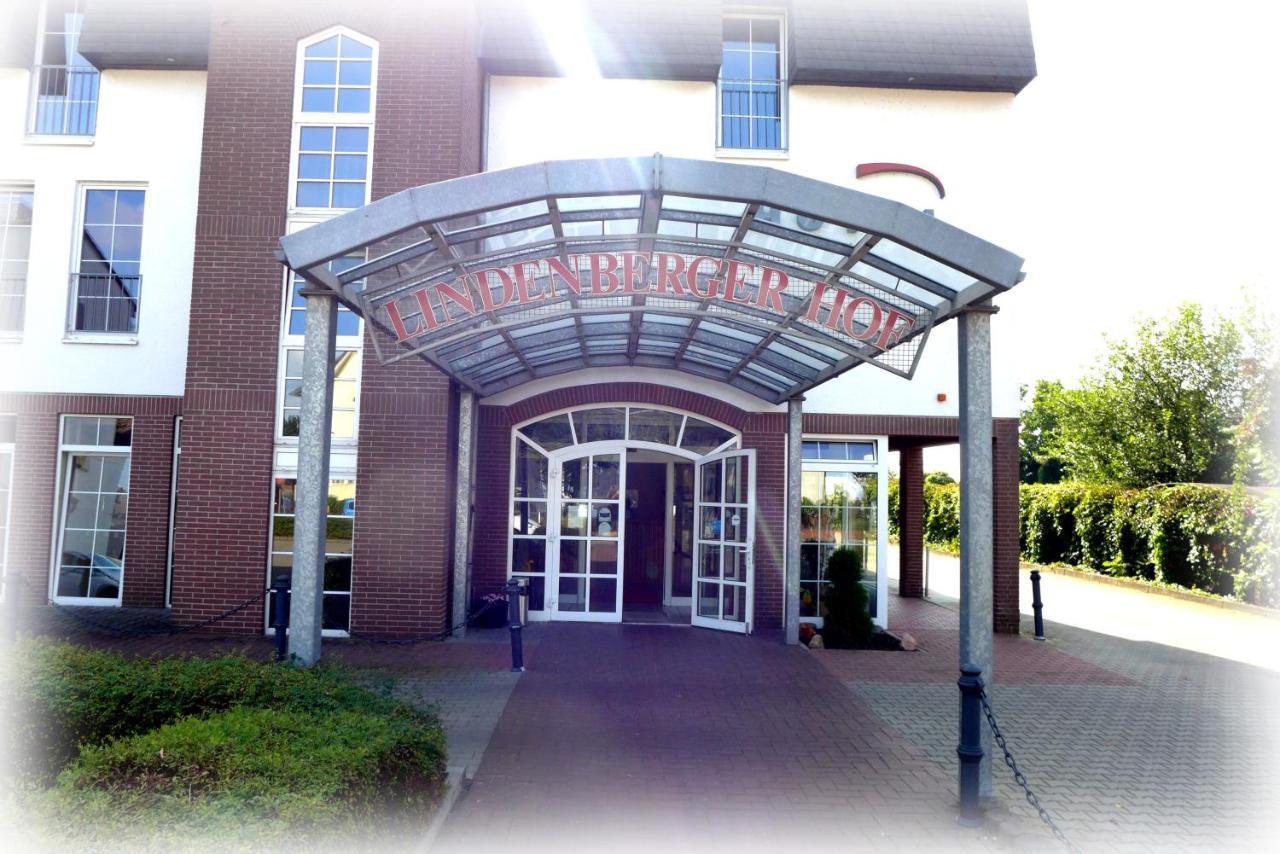 Hotel Lindenberger Hof Ahrensfelde Bagian luar foto