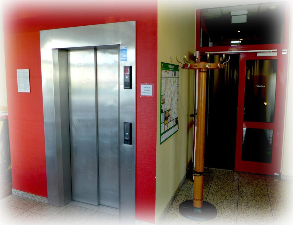 Hotel Lindenberger Hof Ahrensfelde Bagian luar foto