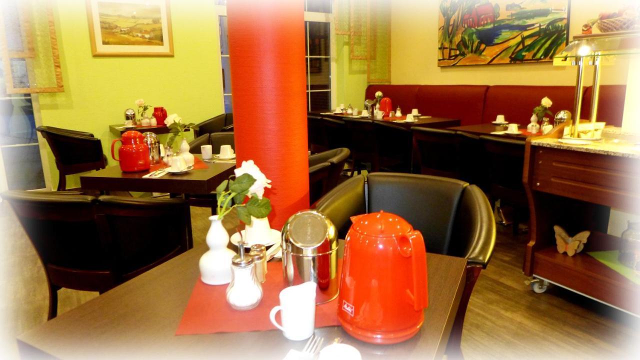 Hotel Lindenberger Hof Ahrensfelde Bagian luar foto